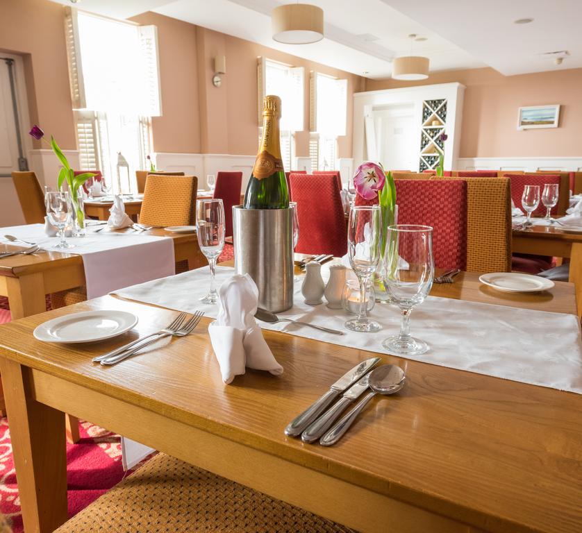 Downings Bay Hotel Екстер'єр фото